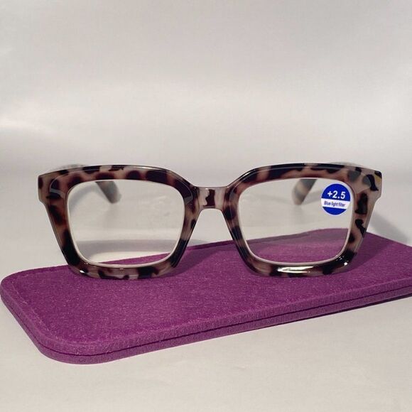 1097 Claudia 2.5 Oversize Light Tortoise Reading Glasses Square Concave Reade… - Picture 2 of 9